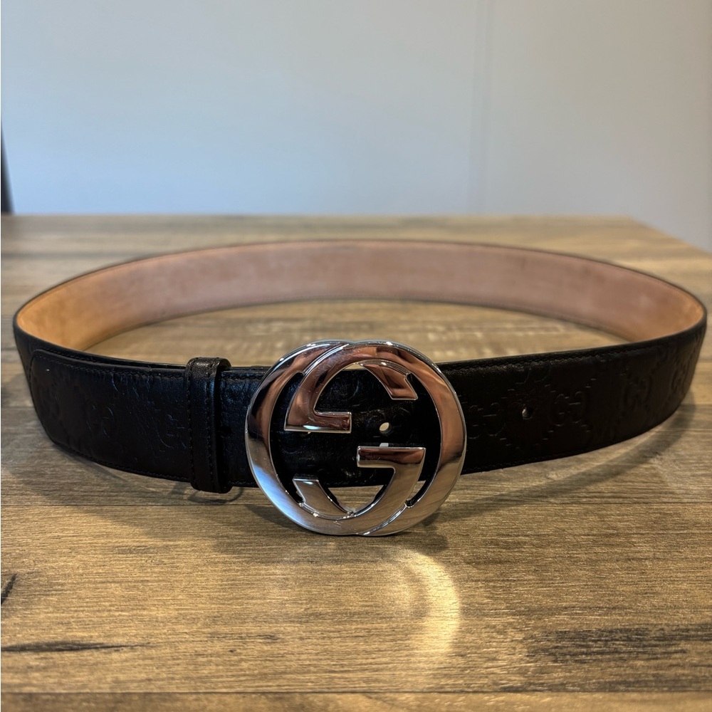 Men’s Gucci Black Belt with Interlocking Logo Buckle